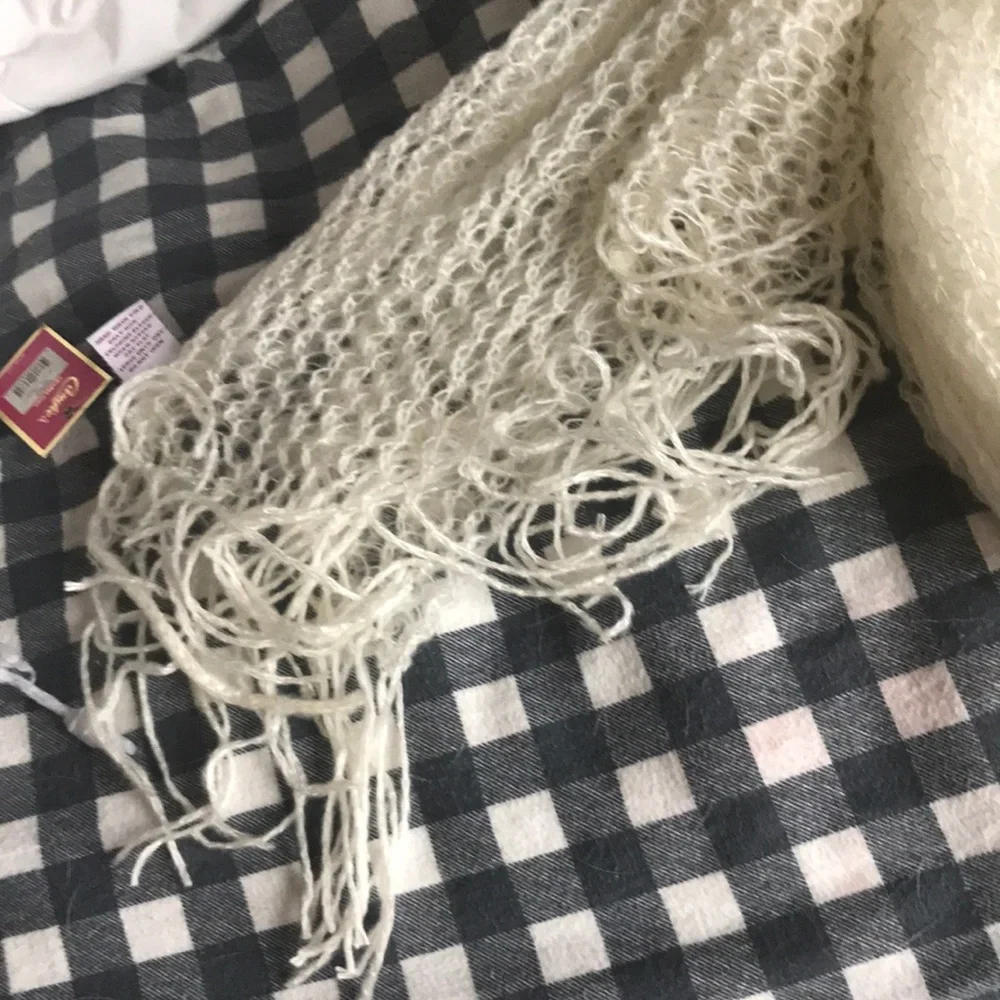 NWT Candies cream knit scarf